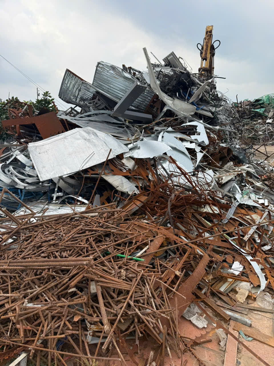 Phế Liệu Thuận Phát: Thu Mua Phế Liệu Giá Cao - Tận Nơi - Uy Tín