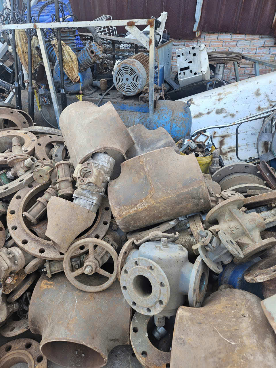 Thu Mua Phế Liệu Sắt Miền Bắc Giá Cao - Thu Mua Tận Nơi 24/7