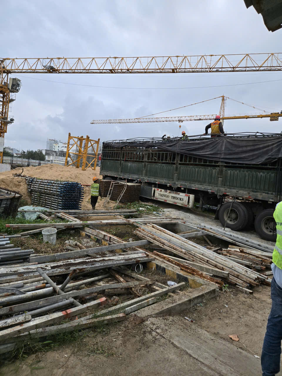 Thu mua sắt phế liệu công trình