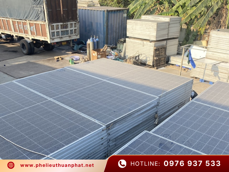 Thuận Phát chuyên thu mua tấm pin mặt trời cũ số lượng lớn giá cao