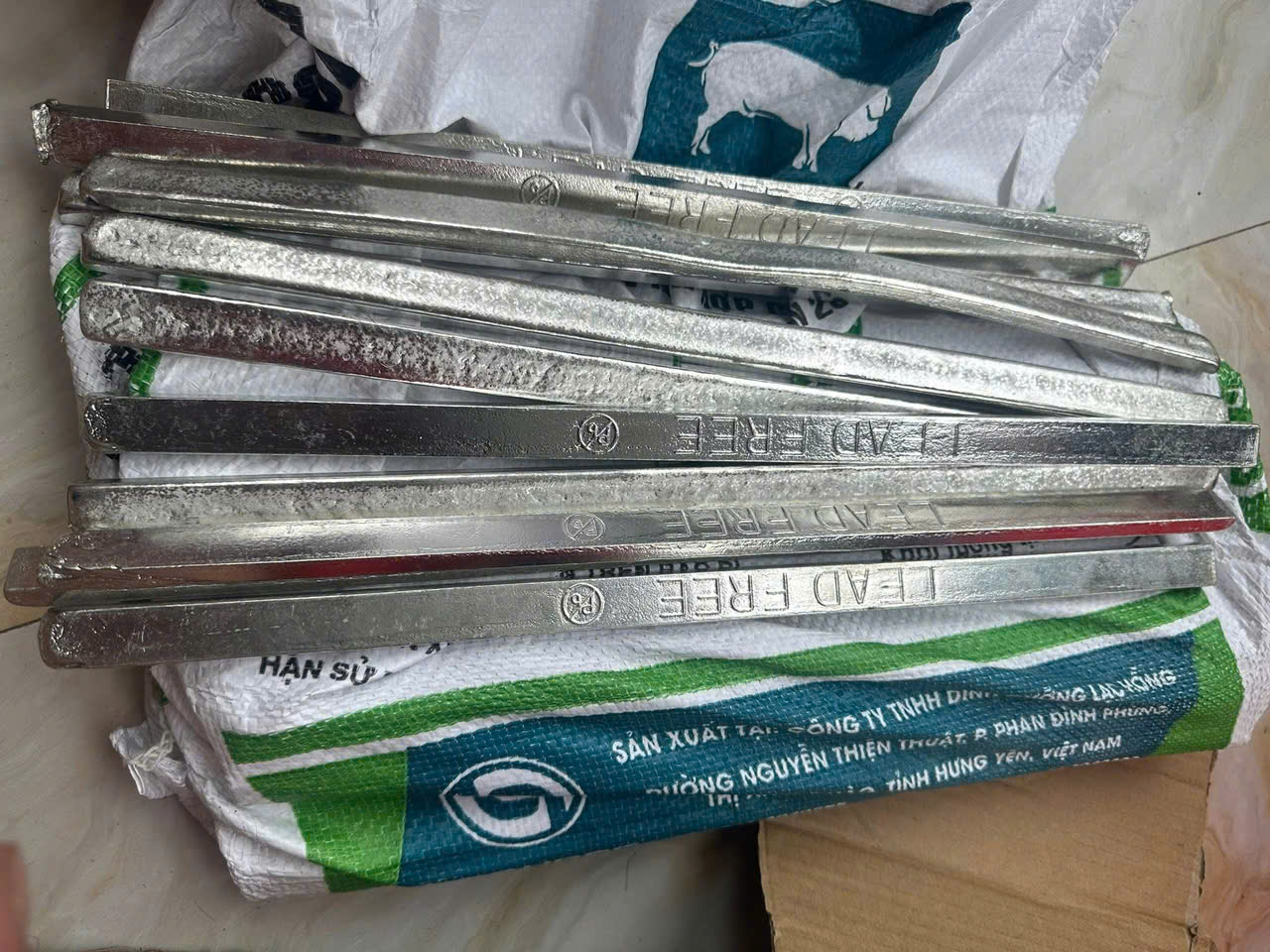 Thu Mua Chì Phế Liệu TP.HCM & Tỉnh Lân Cận Giá Cao - Thu Mua Tận Nơi 24/7