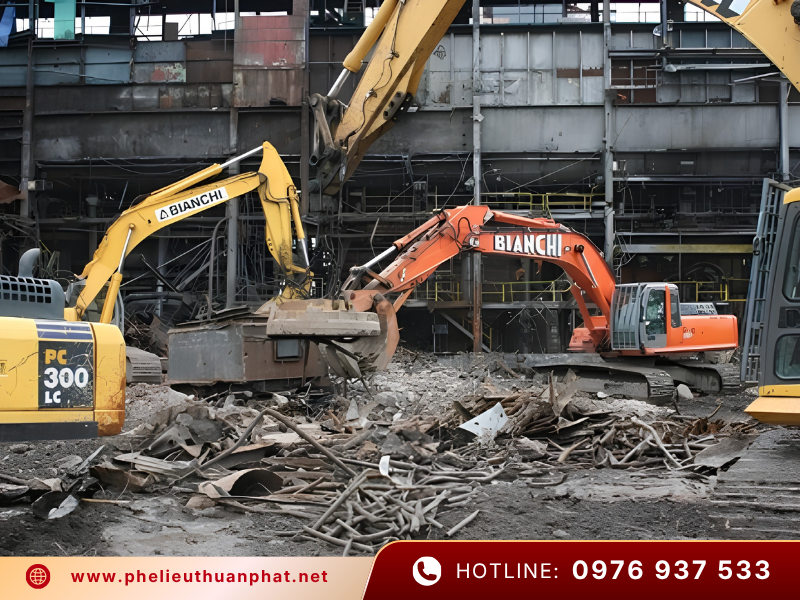 Thuận Phát thu mua phế liệu công trình giá cao hỗ trợ dọn bãi
