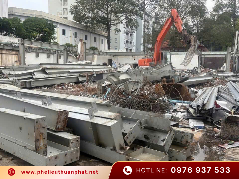 thu mua phế liệu sắt giá cao Thuận Phát